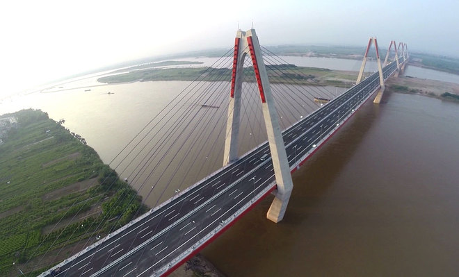 Nhat Tan bridge