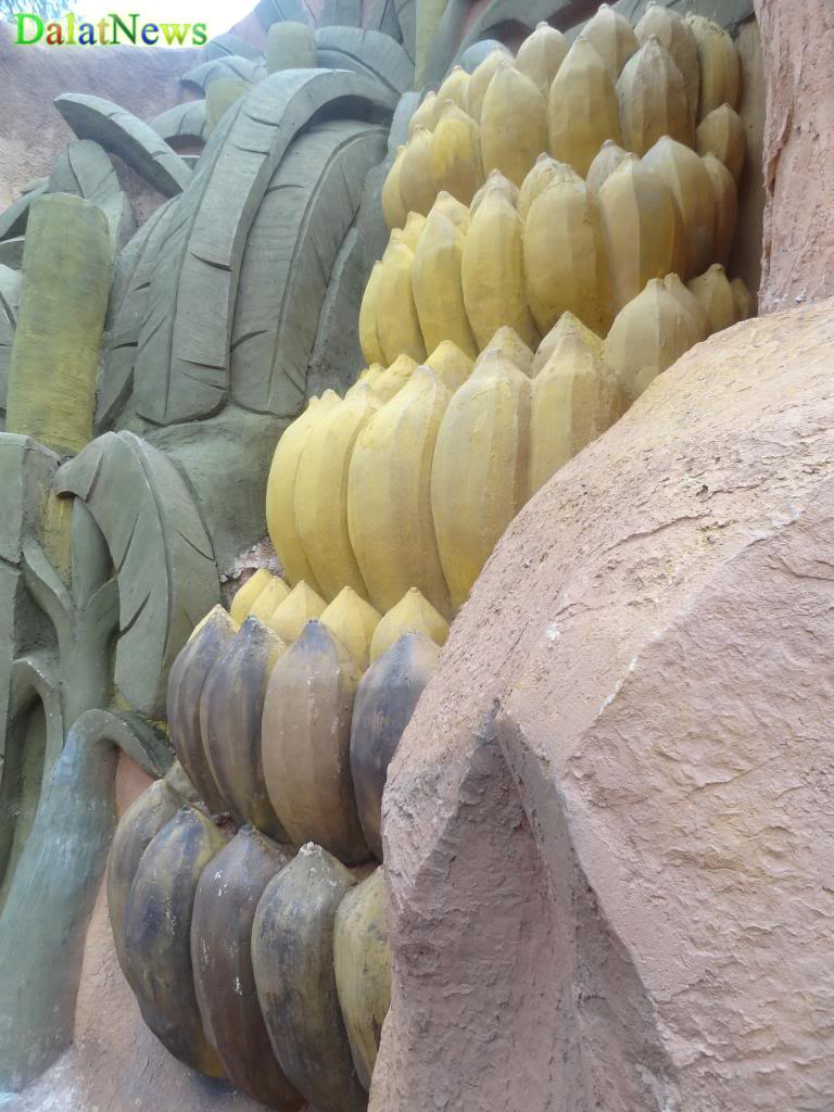 clay sculptures in Da Lat, clay tunnel, trinh ba dung