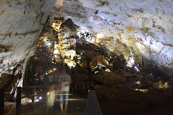 Quang Binh raises entrance fares to caves