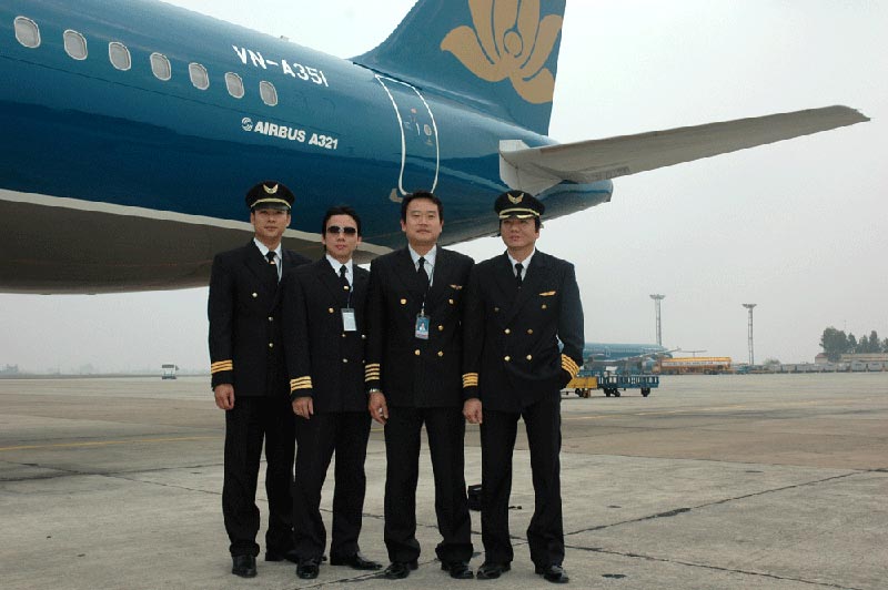 Vietnam Airlines Pilots Demand Pay Rise