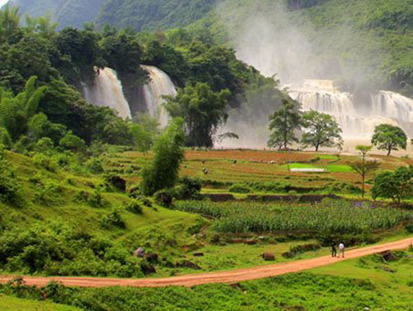 Discovering Ban Gioc Waterfall and Saigon-Ban Gioc Resort