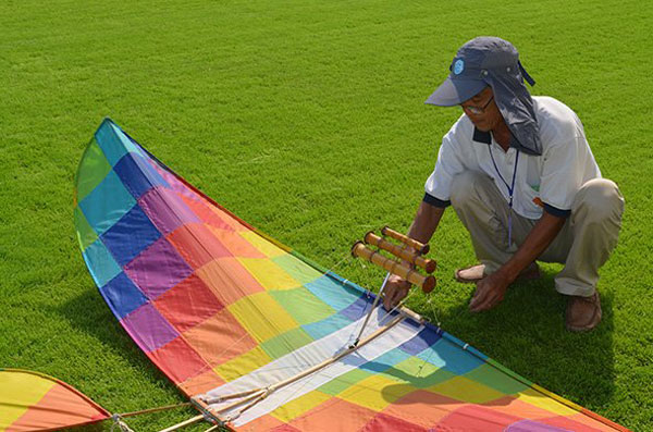 Fishing with a kite – the Traditional and Modern way