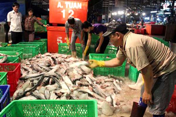 Binh Dien Wholesale Market, seafood stall