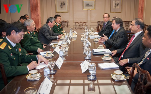 Vietnam, US discuss defence cooperation
