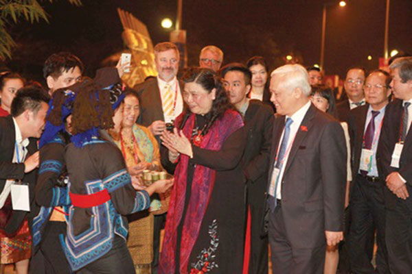 IPU delegates, Ethnic Culture and Tourism in Dong Mo, Vietnamese food