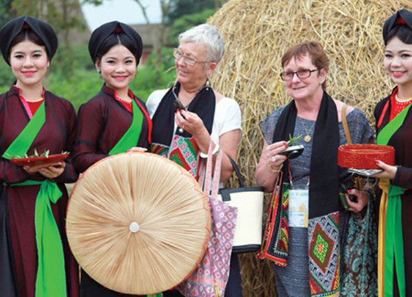 IPU delegates, Ethnic Culture and Tourism in Dong Mo, Vietnamese food