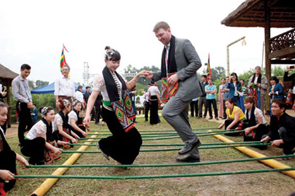 IPU delegates, Ethnic Culture and Tourism in Dong Mo, Vietnamese food