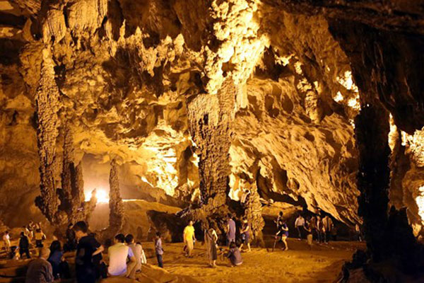 Cao Bang, tourist attractions, Nguom Ngao Cave