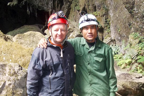 The journey to find the world's largest cave in Vietnam, Ho Khanh, Son Doong Cave, Howard Limbert