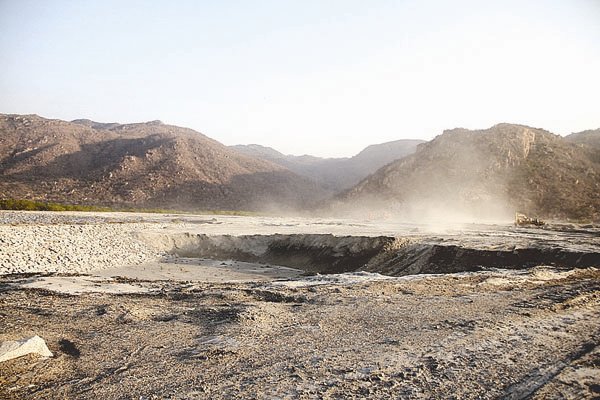 Vietnam, grey mud, thermopower plant