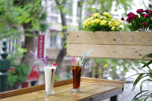 Cafe for photography enthusiasts in Hanoi, cafe at 50 trang thi