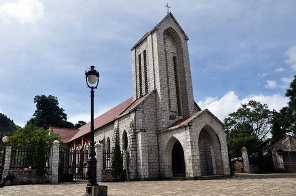 Lao Cai, Sapa, Fansipan Mountain, Roman Gothic architecture church