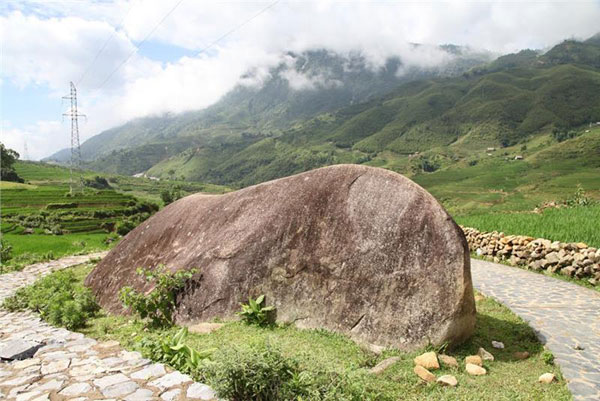 Lao Cai, Sapa, Fansipan Mountain, Roman Gothic architecture church