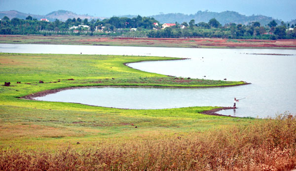 Romantic scenery, Ea Kao Lake, Buon Ma Thuot City