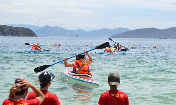 Thrilling games in Nha Trang Bay