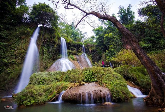 Dai Yem waterfalls in Moc Chau