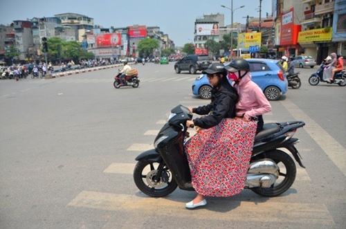 Shielding from the sun, Vietnamese style