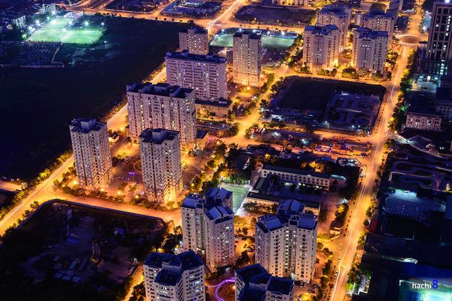 Hanoi at the light-up moment