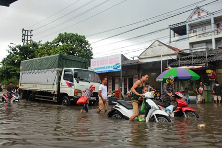 Quang Ninh to repair flood damage after torrential rain, Experts tell Laos, VN, Cambodia to study border issues, Da Nang debuts fishing logistics fleet, VN, New Zealand continue co-operation on food safety