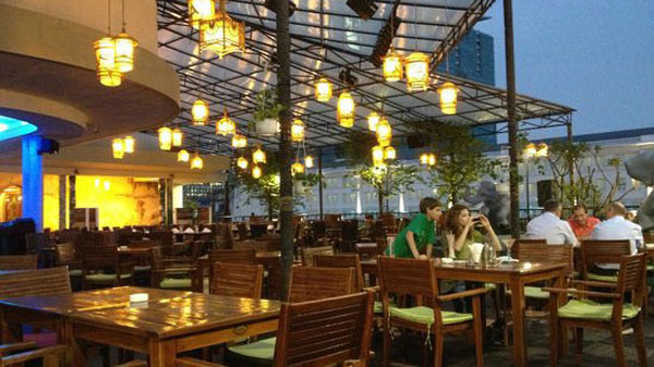 Vietnam among top 15 best rooftop bars in Asia  News VietNamNet