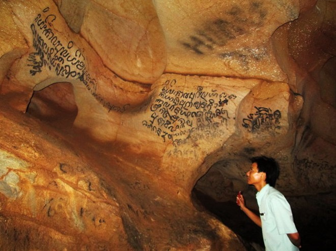 Mysterious Champa scripts in Phong Nha Cave