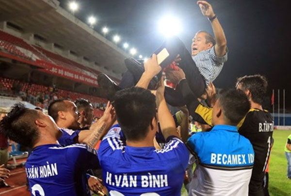 Becamex Binh Duong, 2015 Toyota V.League 1, Ha Noi T&T