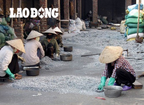 Vietnam, Man Xa craft village, cancer deaths