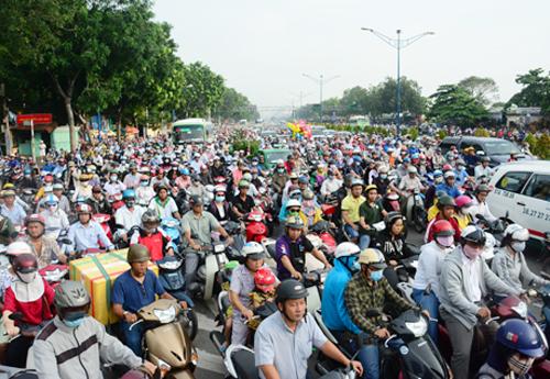 Traffic jams get worse in Saigon