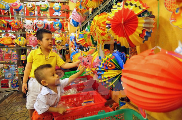 Vietnamese goods, Mid-Autumn festival, traditional toys, multi-coloured lanterns