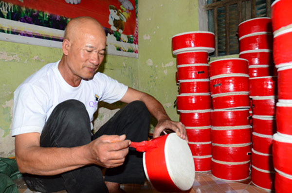 Vietnamese goods, Mid-Autumn festival, traditional toys, multi-coloured lanterns