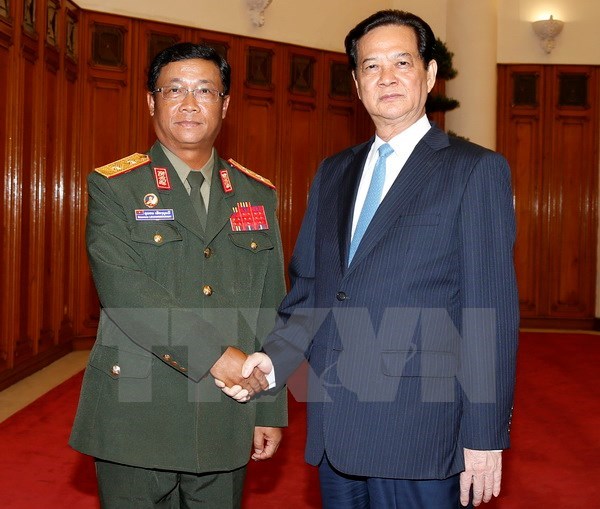 Prime Minister Receives Senior Lao Army Official