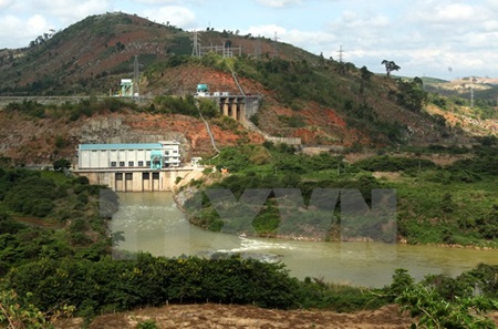 Tri An reservoir faces water shortage, Hanoi building developer fined for exceeding permitted height, International hospital constructed in Hai Phong, Workers beaten in Algeria discharged from hospital