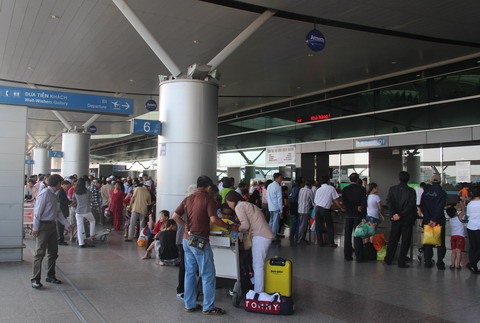 Tan Son Nhat Airport to be fully verified