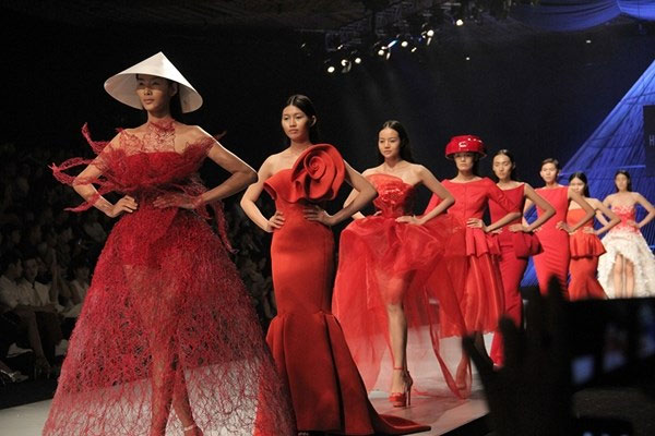 Performing arts law, fashion shows, global integration, Vietnam economy, Vietnamnet bridge, English news about Vietnam, Vietnam news, news about Vietnam, English news, Vietnamnet news, latest news on Vietnam, Vietnam