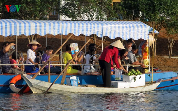 Vietnam, Dong Mo floating market, western region of southern Vietnam, Vietnam economy, Vietnamnet bridge, English news about Vietnam, Vietnam news, news about Vietnam, English news, Vietnamnet news, latest news on Vietnam, Vietnam