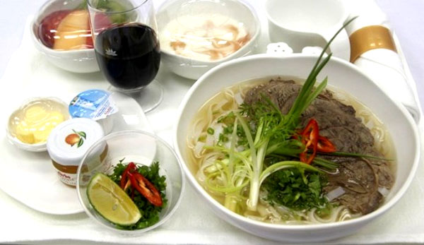 Vietnam Airlines’ flights, Vietnamese traditional dish, Pho bo, air travelers, Vietnam economy, Vietnamnet bridge, English news about Vietnam, Vietnam news, news about Vietnam, English news, Vietnamnet news, latest news on Vietnam, Vietnam