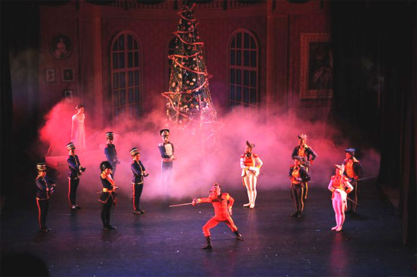 Nutcracker The ballet, Christmas gift, audiences, international artists, Vietnam economy, Vietnamnet bridge, English news about Vietnam, Vietnam news, news about Vietnam, English news, Vietnamnet news, latest news on Vietnam, Vietnam