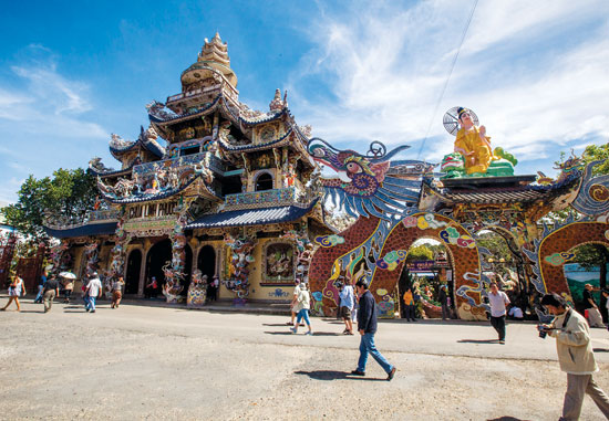 Linh Ung temple, linh ung pagoda, vietnam temples, vietnam pagodas, vietnam, Vietnam guide, Vietnam airlines, Vietnam tour, tour Vietnam, Hanoi, ho chi minh city, Saigon, travelling to Vietnam, Vietnam travelling, Vietnam travel,