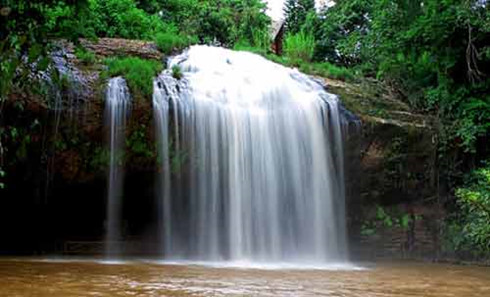 Splendid waterfalls in Lam Dong, Vietnam guide, Vietnam airlines, Vietnam tour, tour Vietnam, Hanoi, ho chi minh city, Saigon, travelling to Vietnam, Vietnam travelling, Vietnam travel, vn news