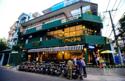 Three impressive cafes in Saigon, saigon cafe, saigon coffee shops, Vietnam guide, Vietnam airlines, Vietnam tour, tour Vietnam, Hanoi, ho chi minh city, Saigon, travelling to Vietnam, Vietnam travelling, Vietnam travel, vn news