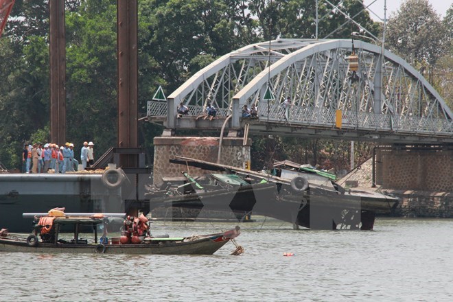 Towboat owner, driver in Ghenh bridge collapse prosecuted, Vietnamese Embassy in Ukraine proactive in citizen protection, Belgium to work with Mekong Delta on water purification, waste treatmen