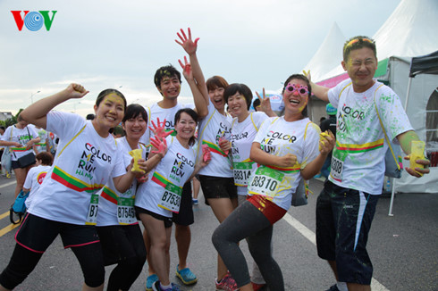 Colour Me Run Hanoi set for May 28, In north-central Vietnamese province, 50% of wartime bombs cleared, Sài Gòn Railways to launch new trains, Mekong Delta challenged to ensure water security: expert