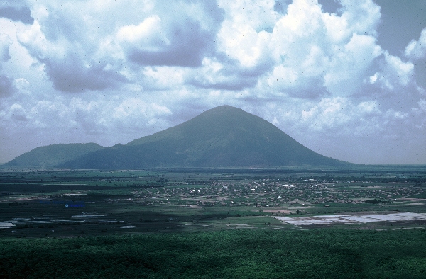 Touring Ba Den Mountain foot,Vietnam guide, Vietnam airlines, Vietnam tour, tour Vietnam, Hanoi, ho chi minh city, Saigon, travelling to Vietnam, Vietnam travelling, Vietnam travel, vn news