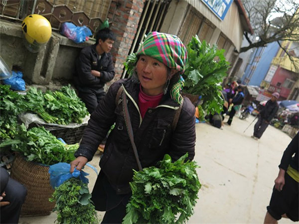 Sapa, Mong ethnic people, vendors, souvenirs, stone church, Vietnam economy, Vietnamnet bridge, English news about Vietnam, Vietnam news, news about Vietnam, English news, Vietnamnet news, latest news on Vietnam, Vietnam