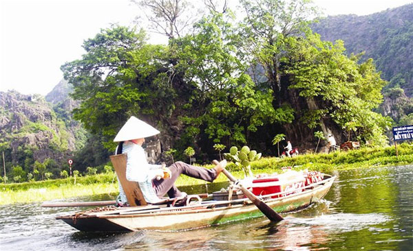 Tam Coc, simple wooden boats, Halong Bay on land, Vietnam economy, Vietnamnet bridge, English news about Vietnam, Vietnam news, news about Vietnam, English news, Vietnamnet news, latest news on Vietnam, Vietnam