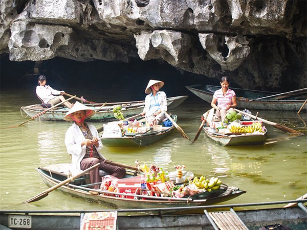 Tam Coc, simple wooden boats, Halong Bay on land, Vietnam economy, Vietnamnet bridge, English news about Vietnam, Vietnam news, news about Vietnam, English news, Vietnamnet news, latest news on Vietnam, Vietnam