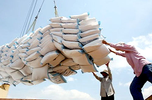 Rice export prices edge up, Company classification for tax management sparks concern, HCM City tax agency to monitor big enterprises, Samsung picks three local suppliers, Local car market sees rise in Thai imports