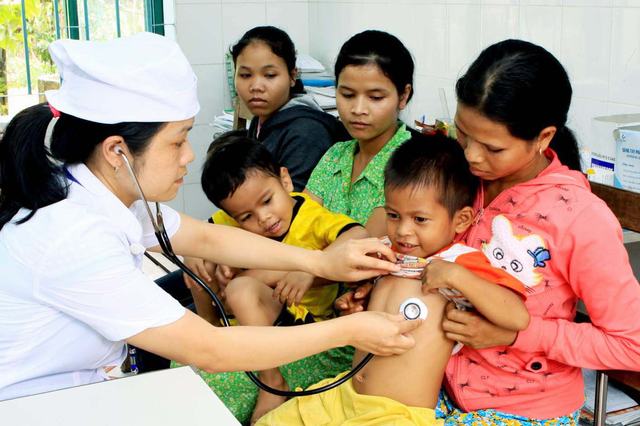 Child care, education, protection – strategic tasks: President, Laos assists Vietnamese victims of drought, saltwater intrusion, Traffic accidents kill 726 in May, Korean NGO helps Cao Bang farmers improve income