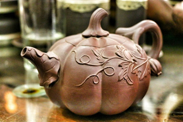 Mini Tea Pot with Lid- Bat Trang