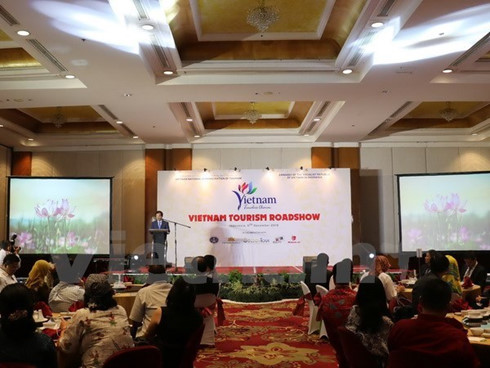 Road show promotes Vietnam’s tourism in Indonesia, vietnam economy, business news, vn news, vietnamnet bridge, english news, Vietnam news, news Vietnam, vietnamnet news, vn news, Vietnam net news, Vietnam latest news, Vietnam breaking news